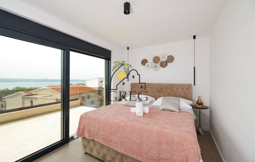 Croatia, North Dalmatia, Maslenica - Apartment, for sale