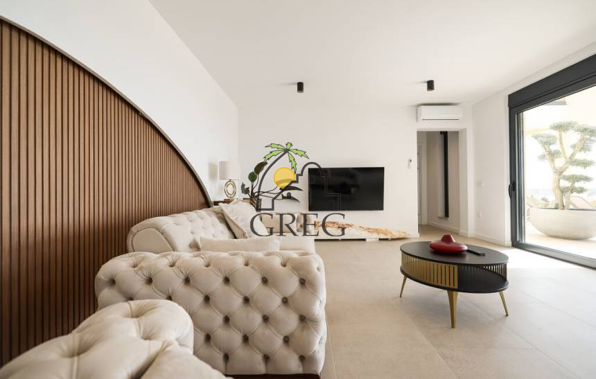 Croatia, North Dalmatia, Maslenica - Apartment, for sale