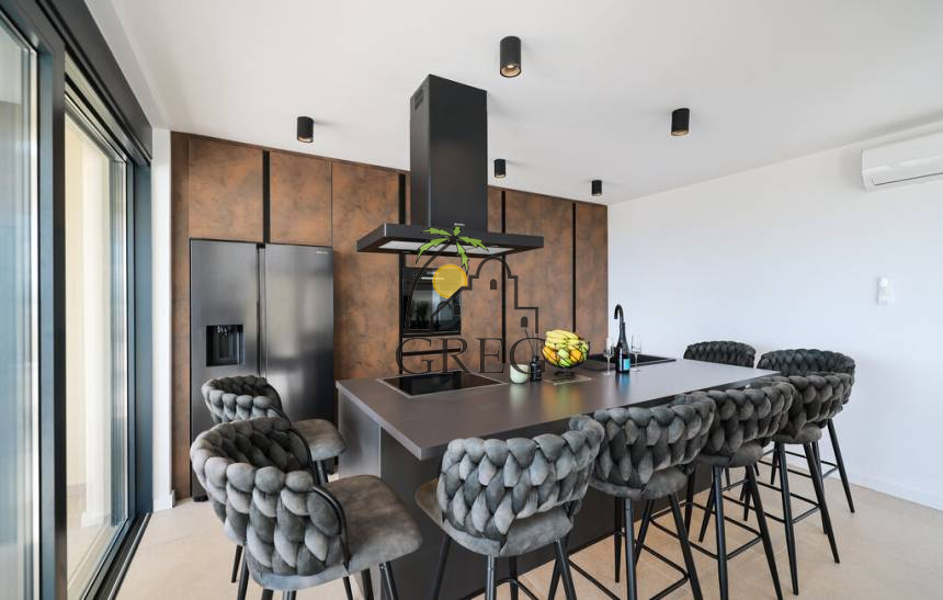 Croatia, North Dalmatia, Maslenica - Apartment, for sale