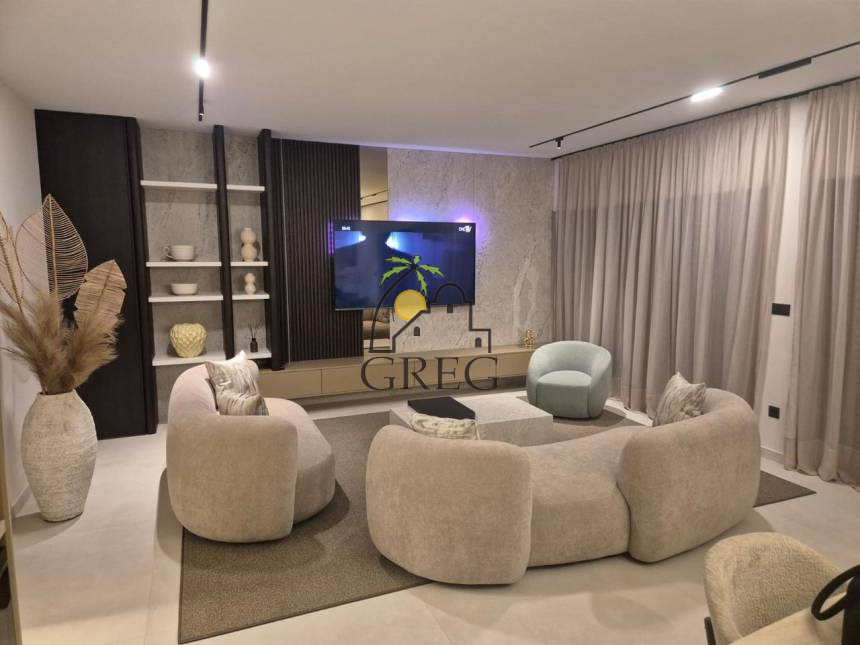 Croatia, Middle Dalmatia, Omis - House, for sale