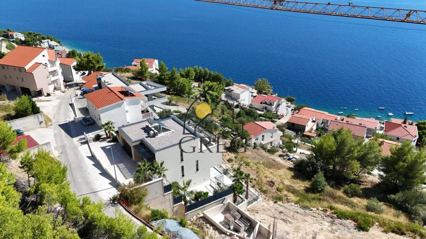Croatia, Middle Dalmatia, Omis - House, for sale