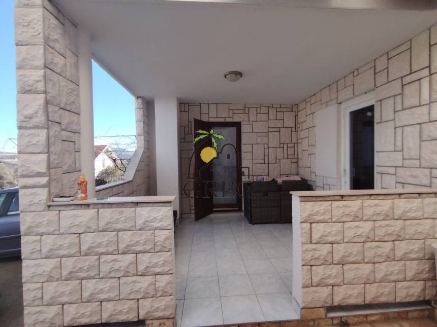 Croatia, North Dalmatia, Bilice - Apartment, for sale
