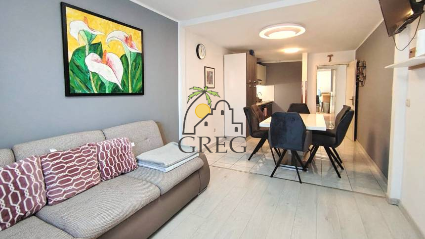 Croatia, North Dalmatia, Bilice - Apartment, for sale