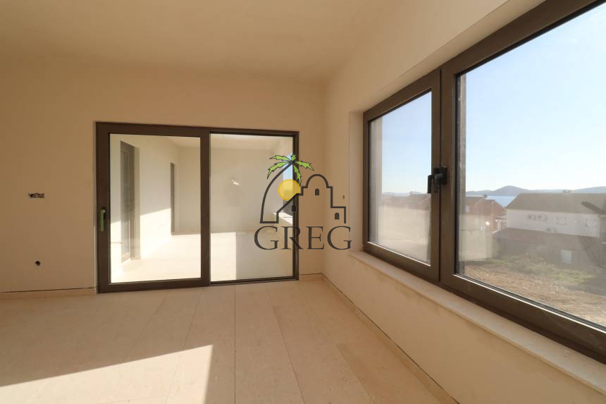 Croatia, North Dalmatia, Vodice - Apartment, for sale