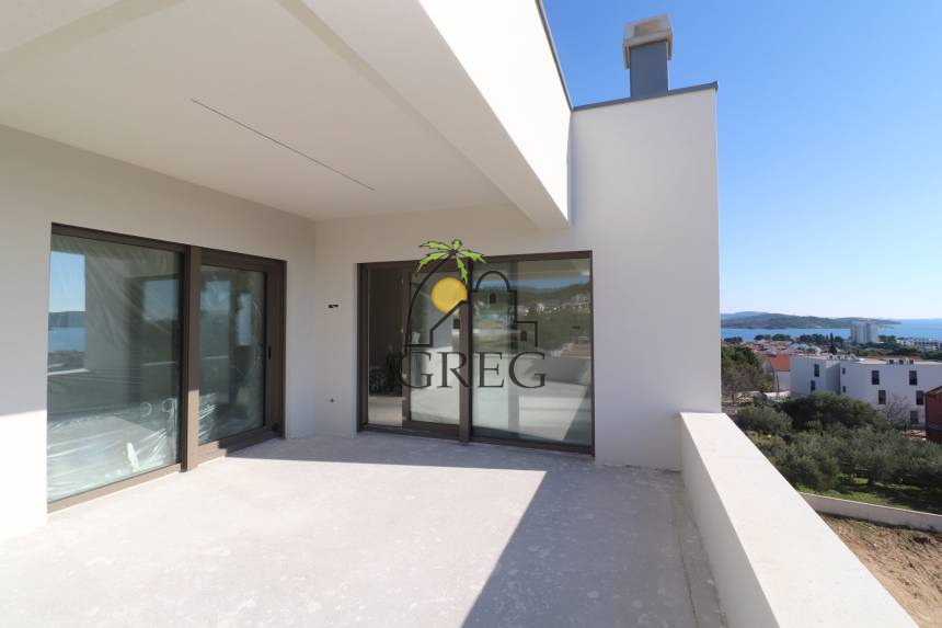 Croatia, North Dalmatia, Vodice - Apartment, for sale