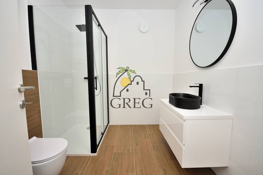 Croatia, North Dalmatia, Vodice - Apartment, for sale