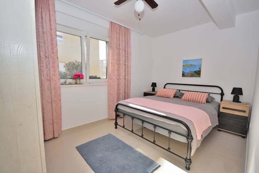 Croatia, North Dalmatia, Vodice - Apartment, for sale