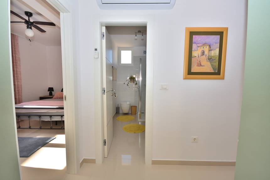 Croatia, North Dalmatia, Vodice - Apartment, for sale