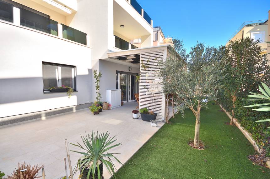 Croatia, North Dalmatia, Vodice - Apartment, for sale