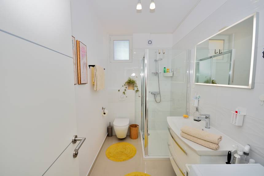 Croatia, North Dalmatia, Vodice - Apartment, for sale