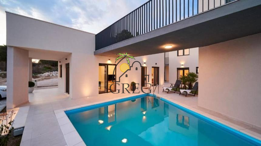 Croatia, Middle Dalmatia,  - House, for sale