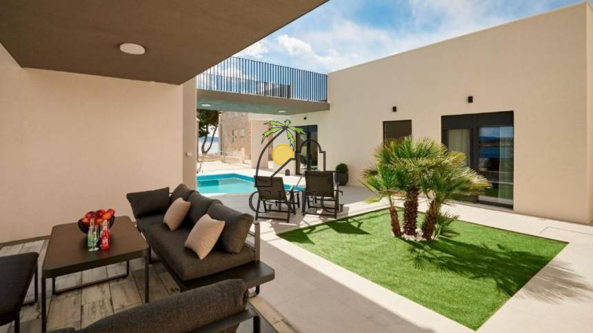 Croatia, Middle Dalmatia,  - House, for sale