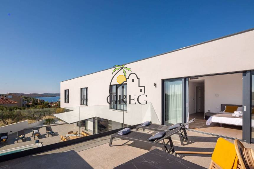 Croatia, Island of Brač,  - House, for sale