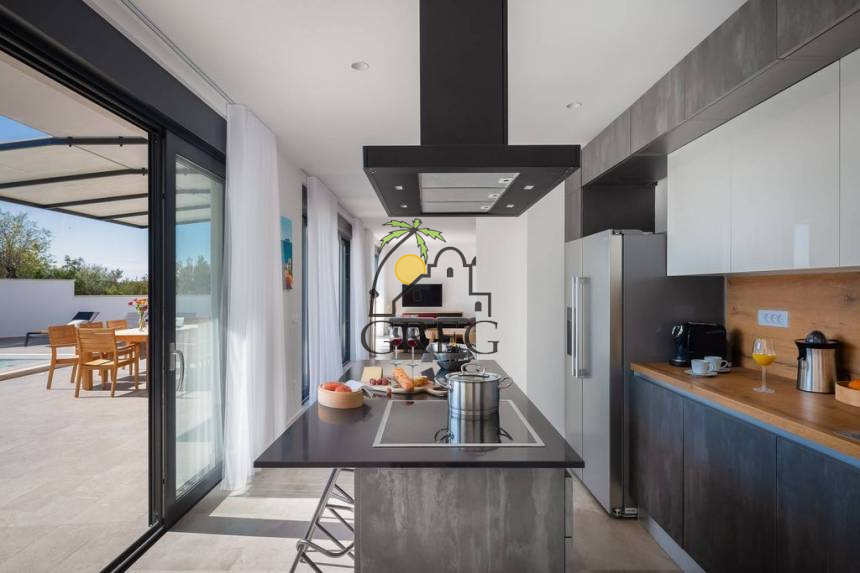 Croatia, Island of Brač,  - House, for sale