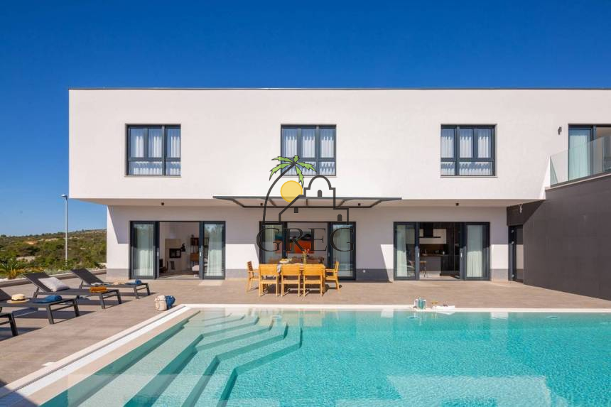 Croatia, Island of Brač,  - House, for sale