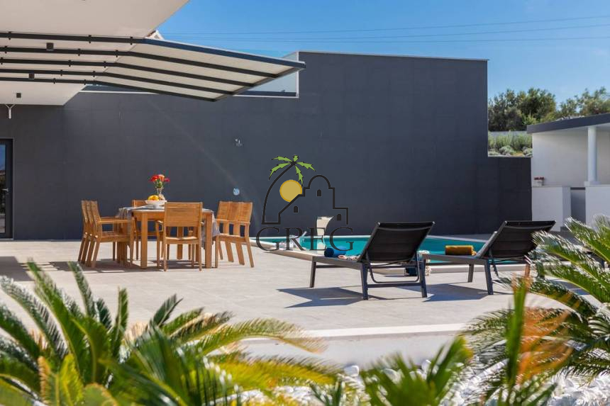 Croatia, Island of Brač,  - House, for sale