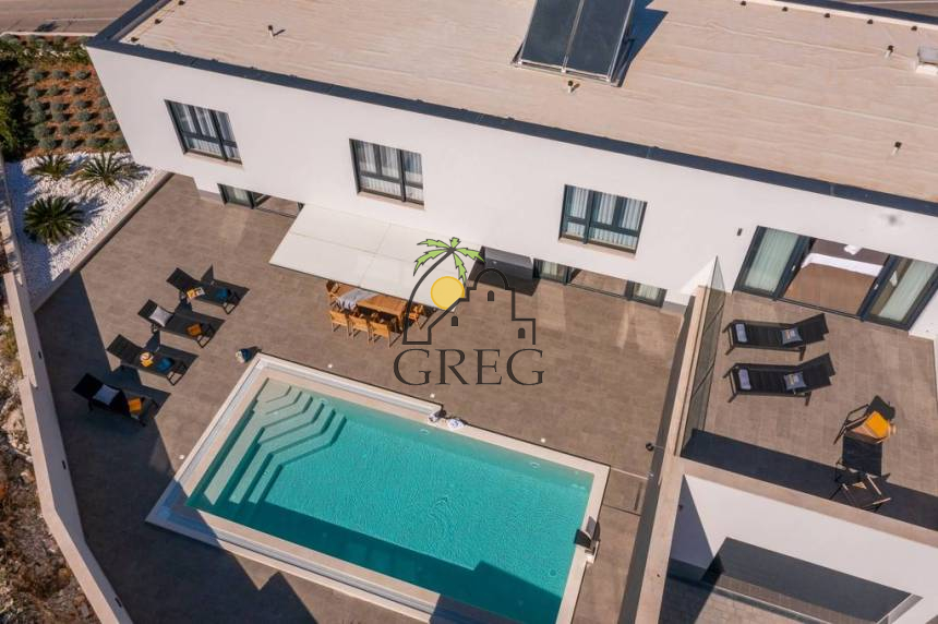 Croatia, Island of Brač,  - House, for sale