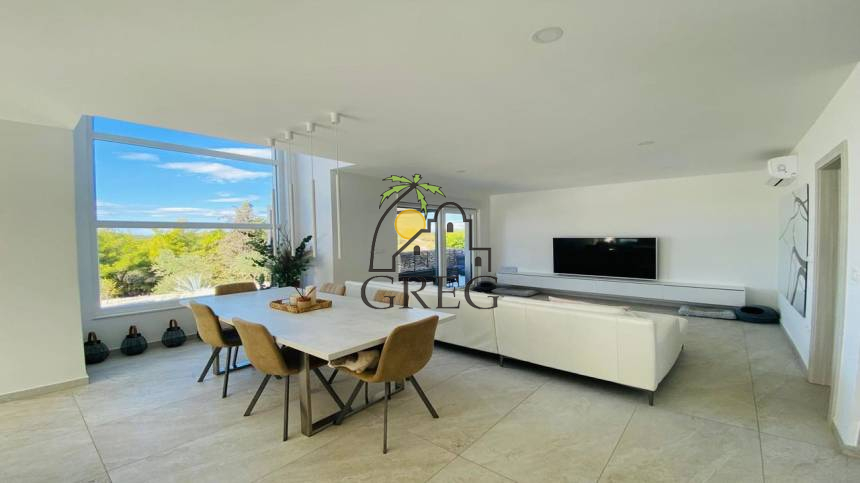 Croatia, Island of Brač,  - House, for sale