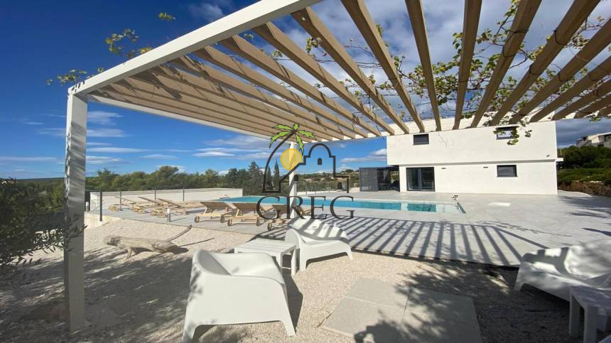 Croatia, Island of Brač,  - House, for sale