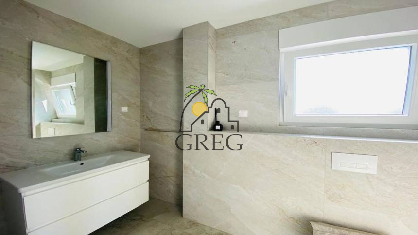 Croatia, Island of Brač,  - House, for sale