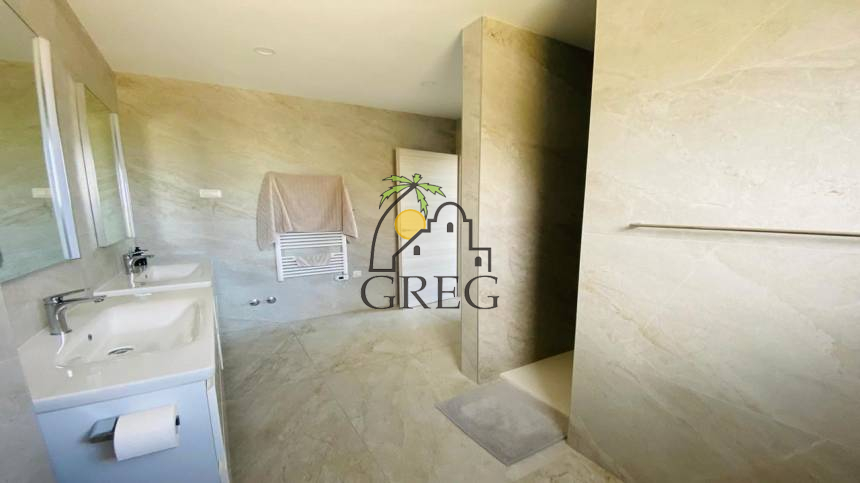 Croatia, Island of Brač,  - House, for sale