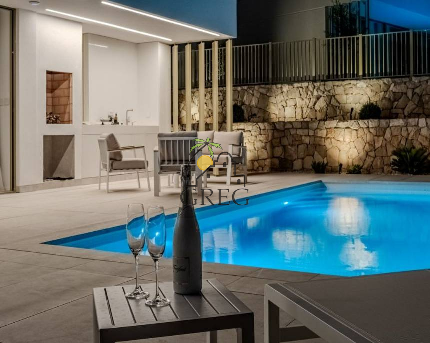 Croatia, Island of Brač,  - House, for sale