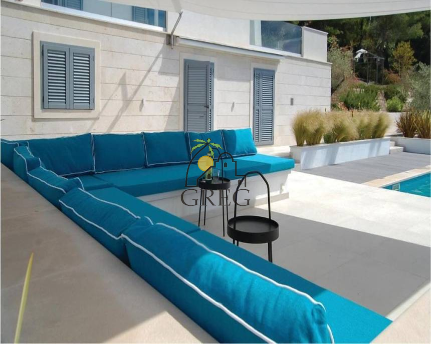 Croatia, Island of Brač,  - House, for sale