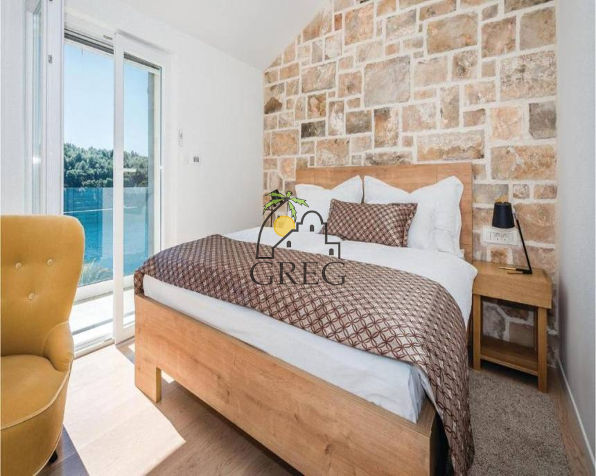 Croatia, Island of Brač,  - House, for sale