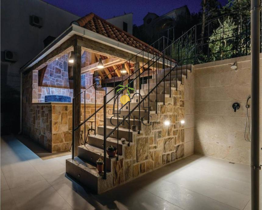 Croatia, Island of Brač,  - House, for sale