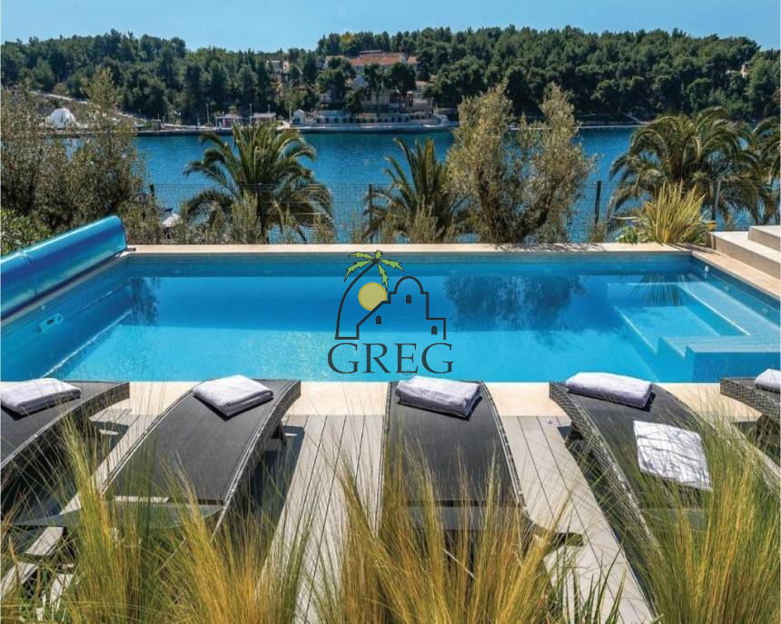 Croatia, Island of Brač,  - House, for sale