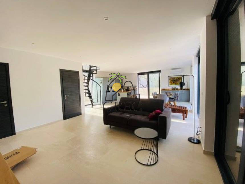 Croatia, Island of Brač,  - House, for sale