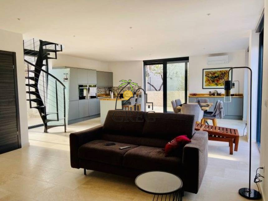 Croatia, Island of Brač,  - House, for sale