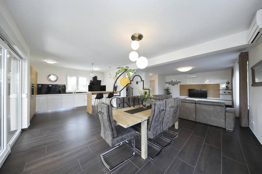 Chorwacja, Dalmacja Północna, Zaton - Dom, na sprzedaż