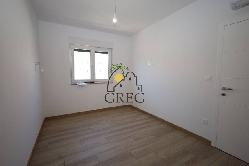 Croatia, North Dalmatia, Vodice - Semi-detached house, for sale