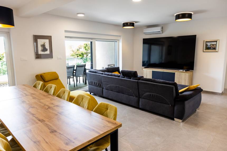 Croatia, Island of Pag, Mandre - Apartment, for sale