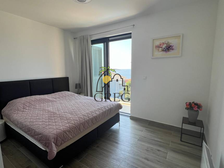 Chorwacja, Dalmacja Środkowa, Rogoznica  - Bliźniak, na sprzedaż