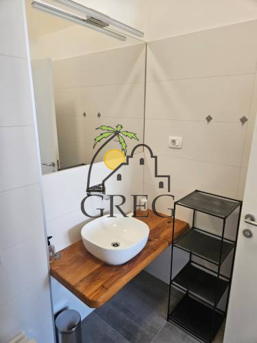 Croatia, Middle Dalmatia,  - Apartment, for sale