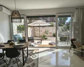 Croatia, Middle Dalmatia, Rogoznica - Apartment, for sale