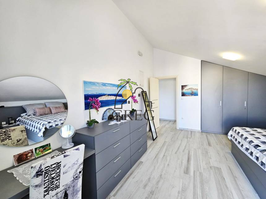 Croatia, Middle Dalmatia,  - Apartment, for sale