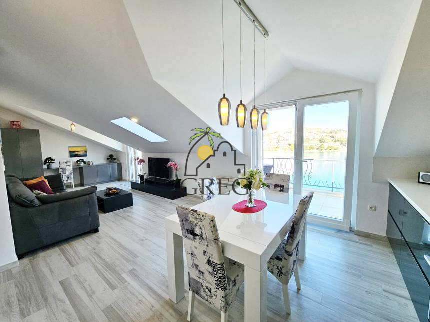 Croatia, Middle Dalmatia,  - Apartment, for sale