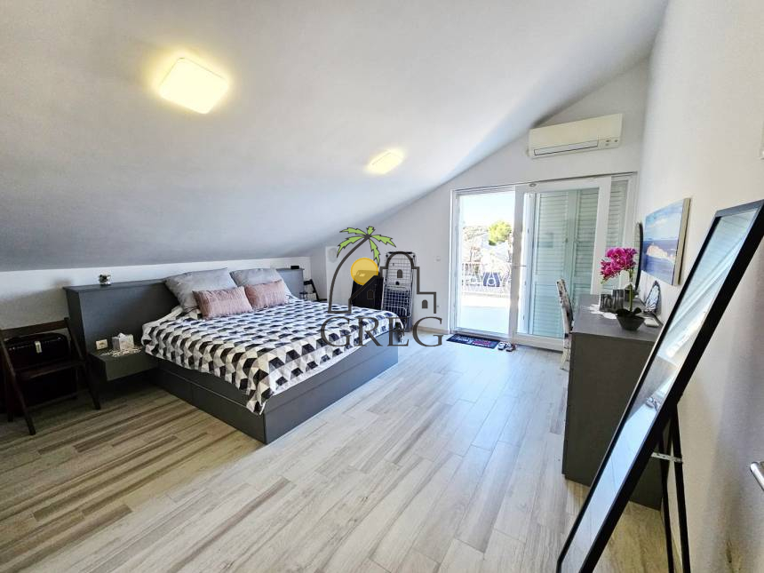 Croatia, Middle Dalmatia,  - Apartment, for sale