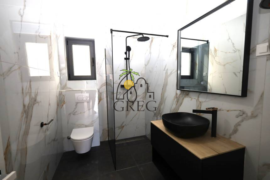 Croatia, Middle Dalmatia,  - Apartment, for sale