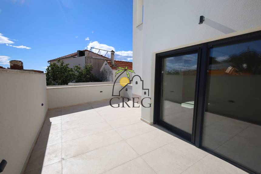 Croatia, Middle Dalmatia,  - Apartment, for sale