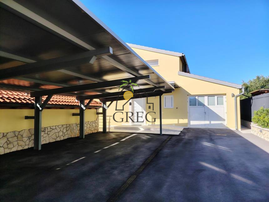 Croatia, Middle Dalmatia, Kaštel - House, for sale