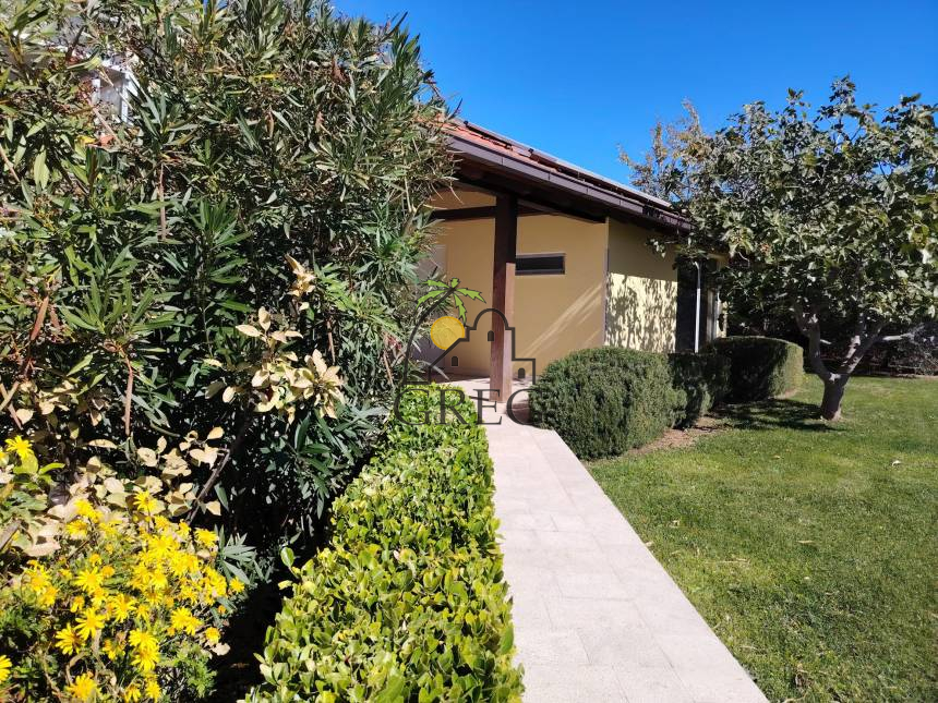 Croatia, Middle Dalmatia, Kaštel - House, for sale