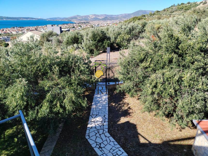 Croatia, Middle Dalmatia, Kaštel - House, for sale