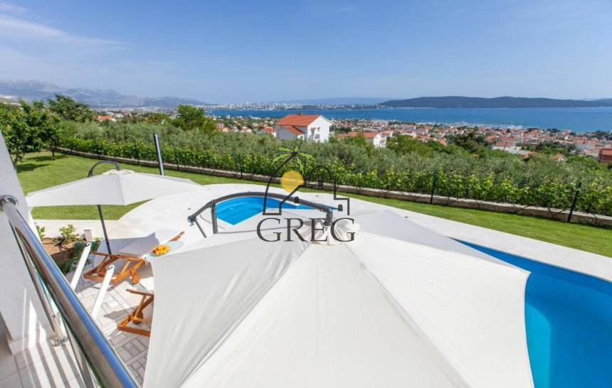 Croatia, Middle Dalmatia, Kaštel - House, for sale