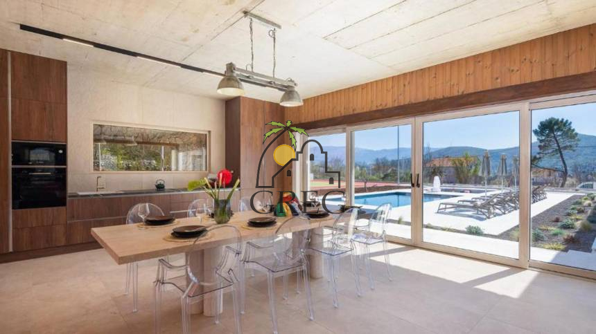 Croatia, Middle Dalmatia,  - House, for sale
