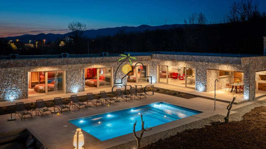 Croatia, Middle Dalmatia,  - House, for sale