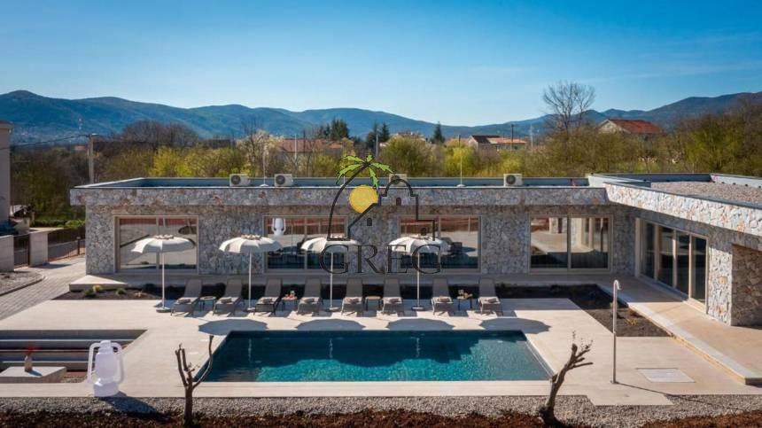 Croatia, Middle Dalmatia,  - House, for sale